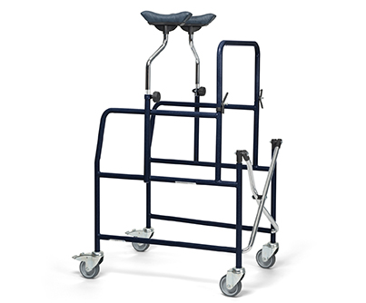 balkonik z podparciem pod pachy